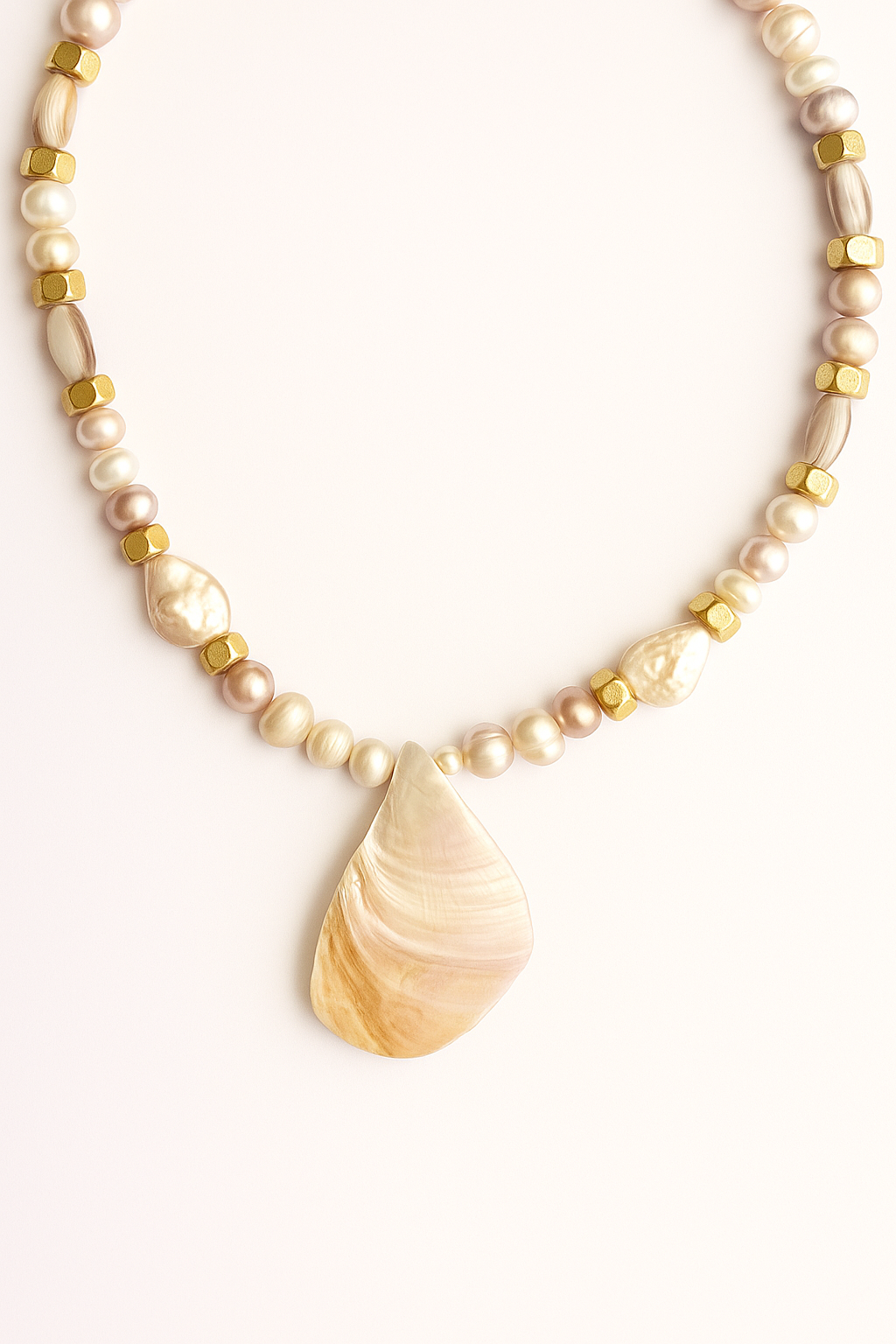 The Onda Pearl Necklace