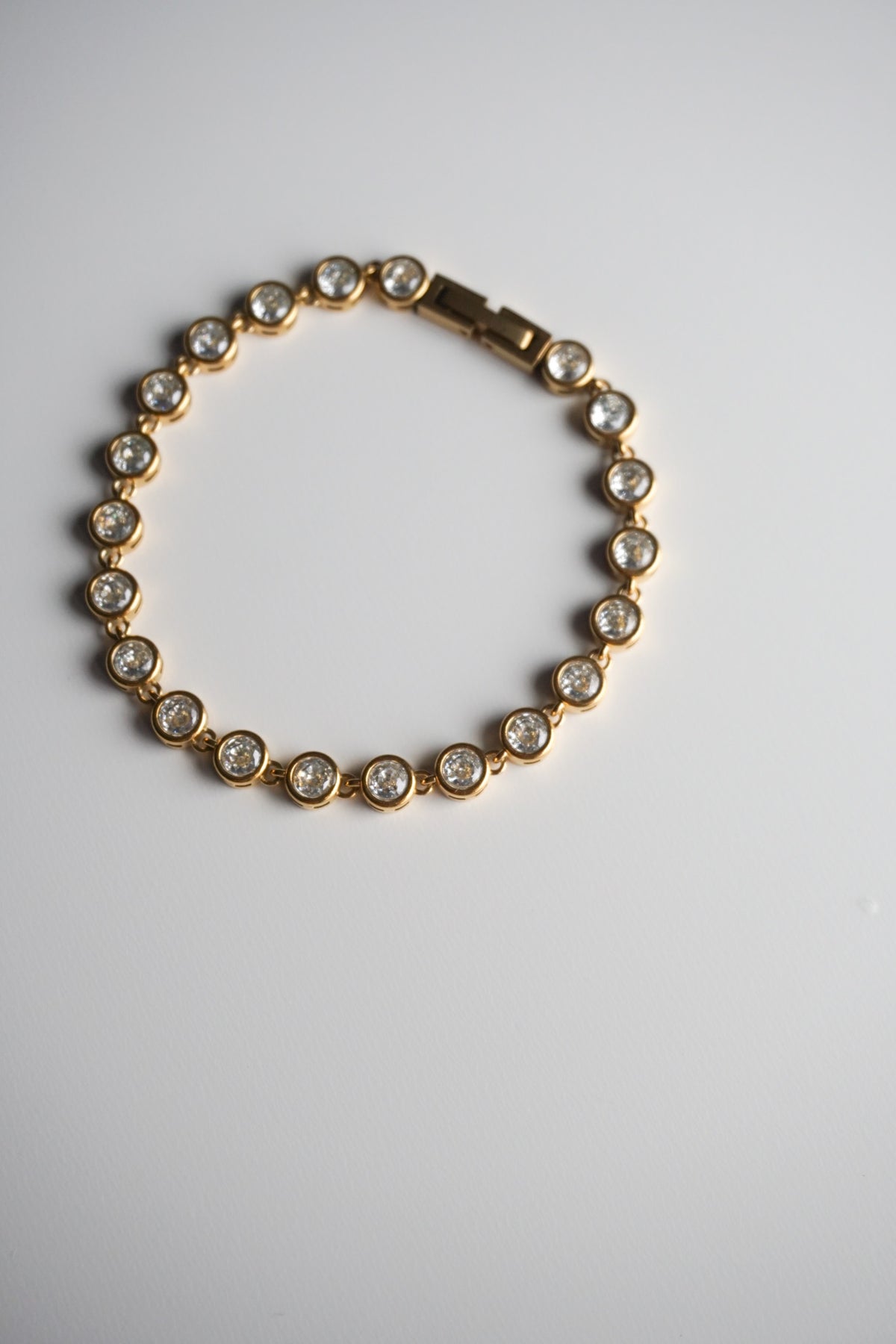 Bezel Stone Bracelet in Gold