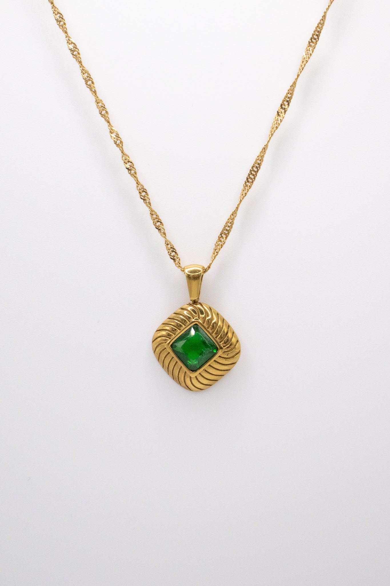 Bezel Stone Chain in Emerald