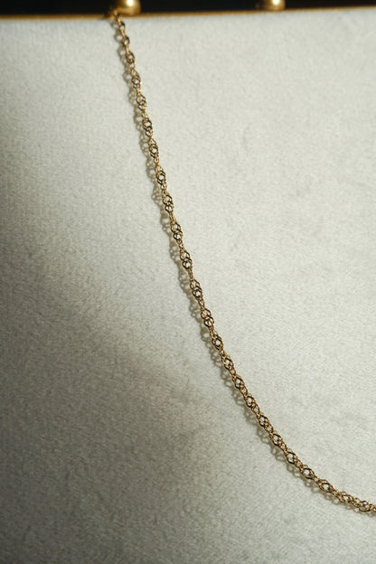 Dainty Twist Chain