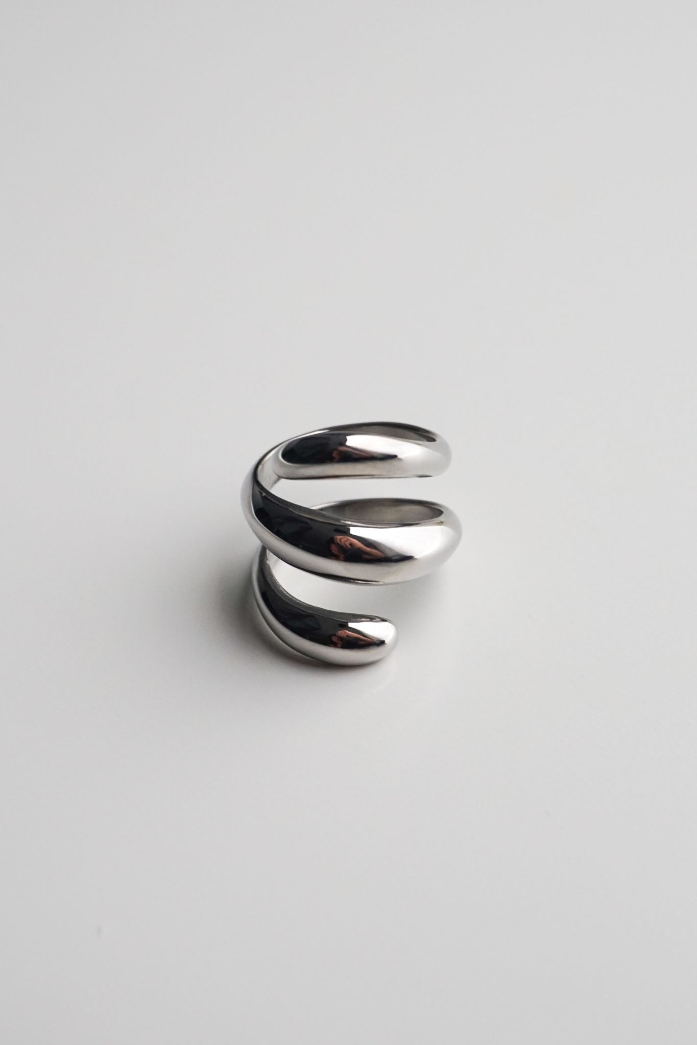 The Marais Coil Ring