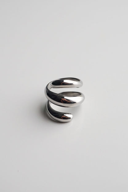 The Marais Coil Ring