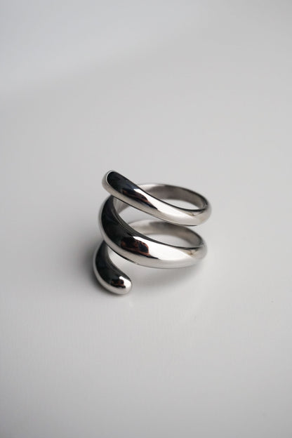 The Marais Coil Ring