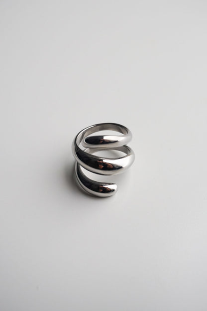 The Marais Coil Ring