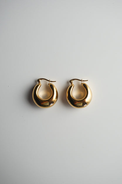 Anastasia Hoops in Gold
