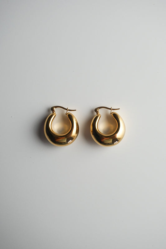 Anastasia Hoops in Gold