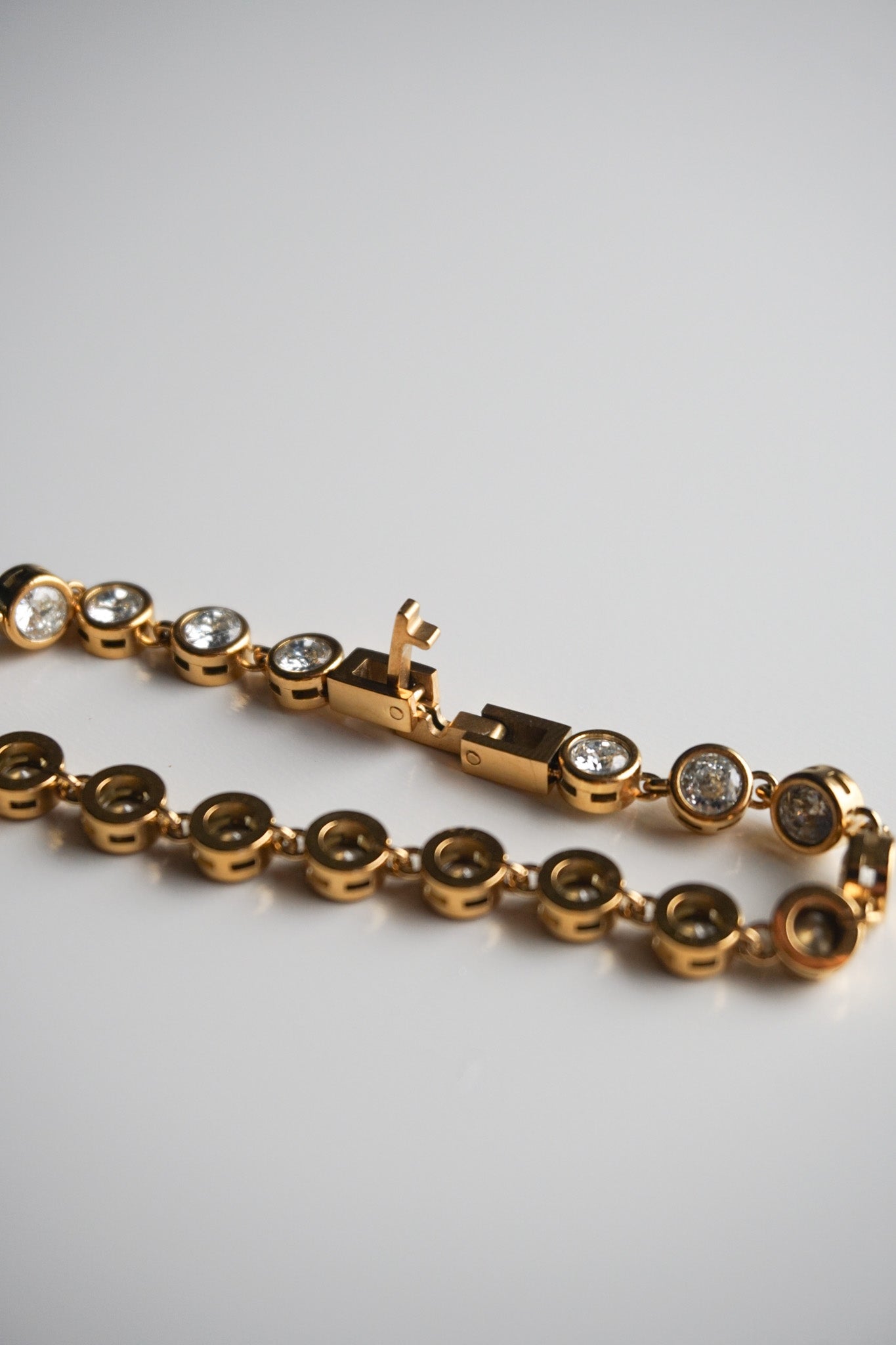 Bezel Stone Bracelet in Gold