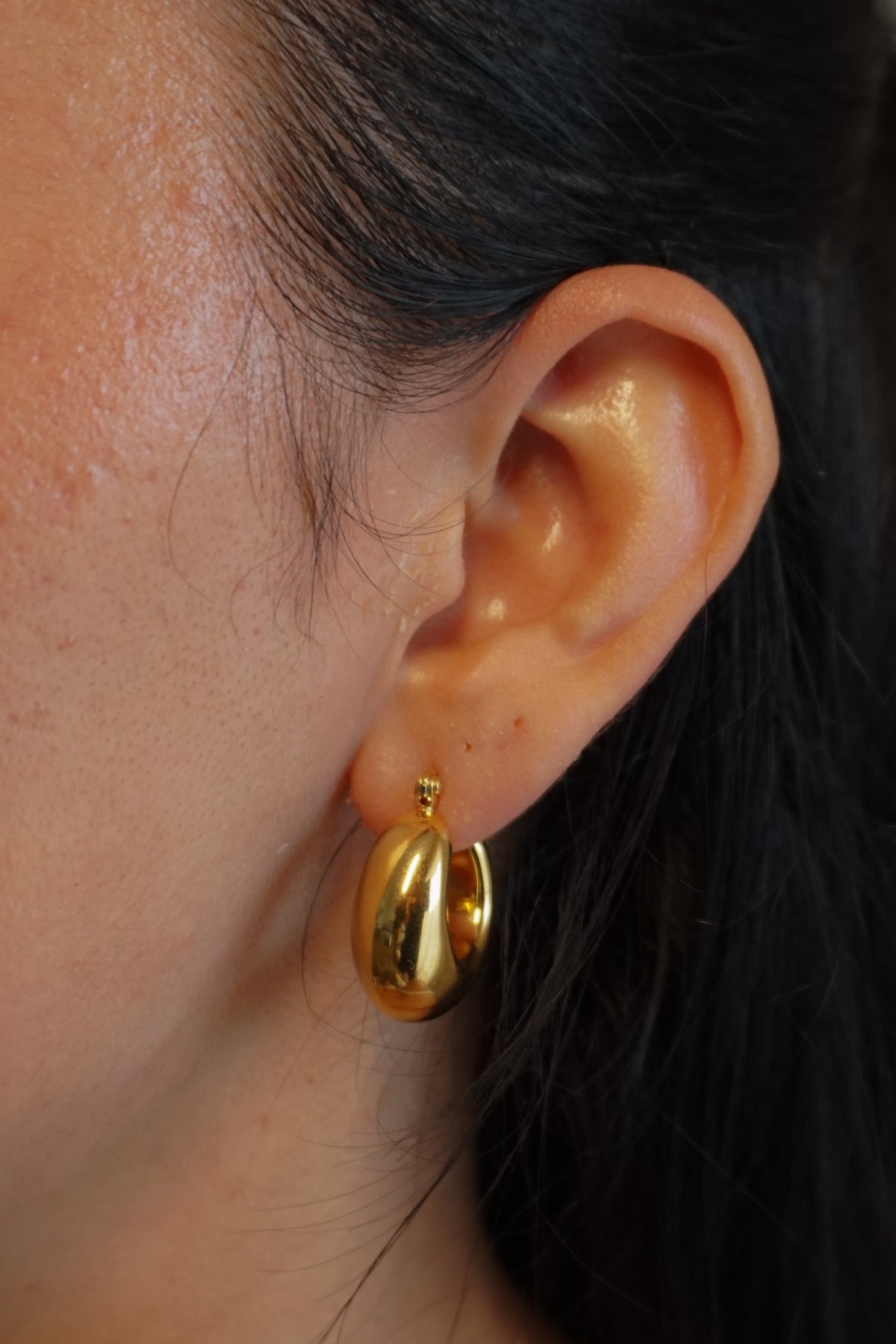 Anastasia Hoops in Gold