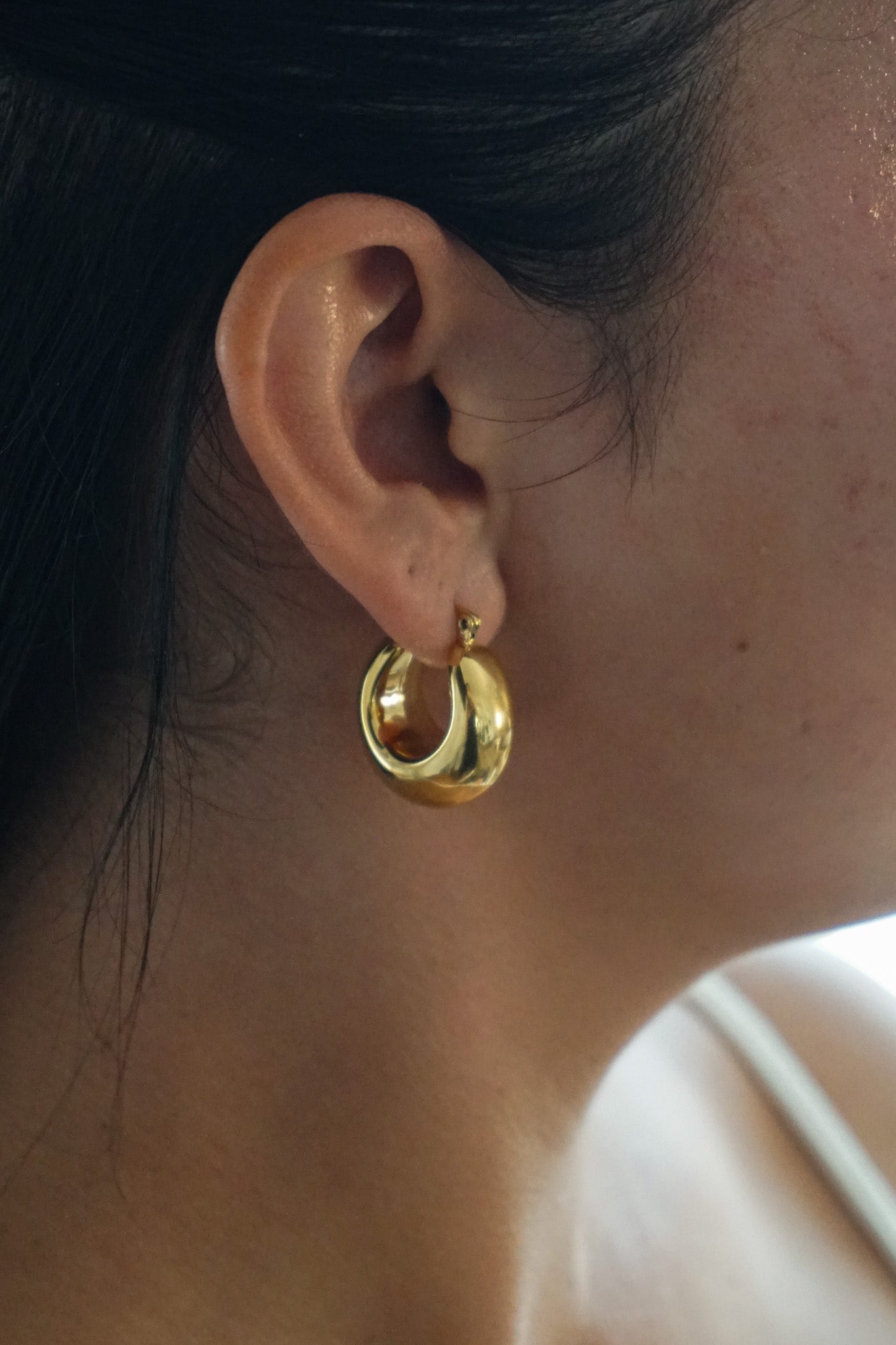 Anastasia Hoops in Gold